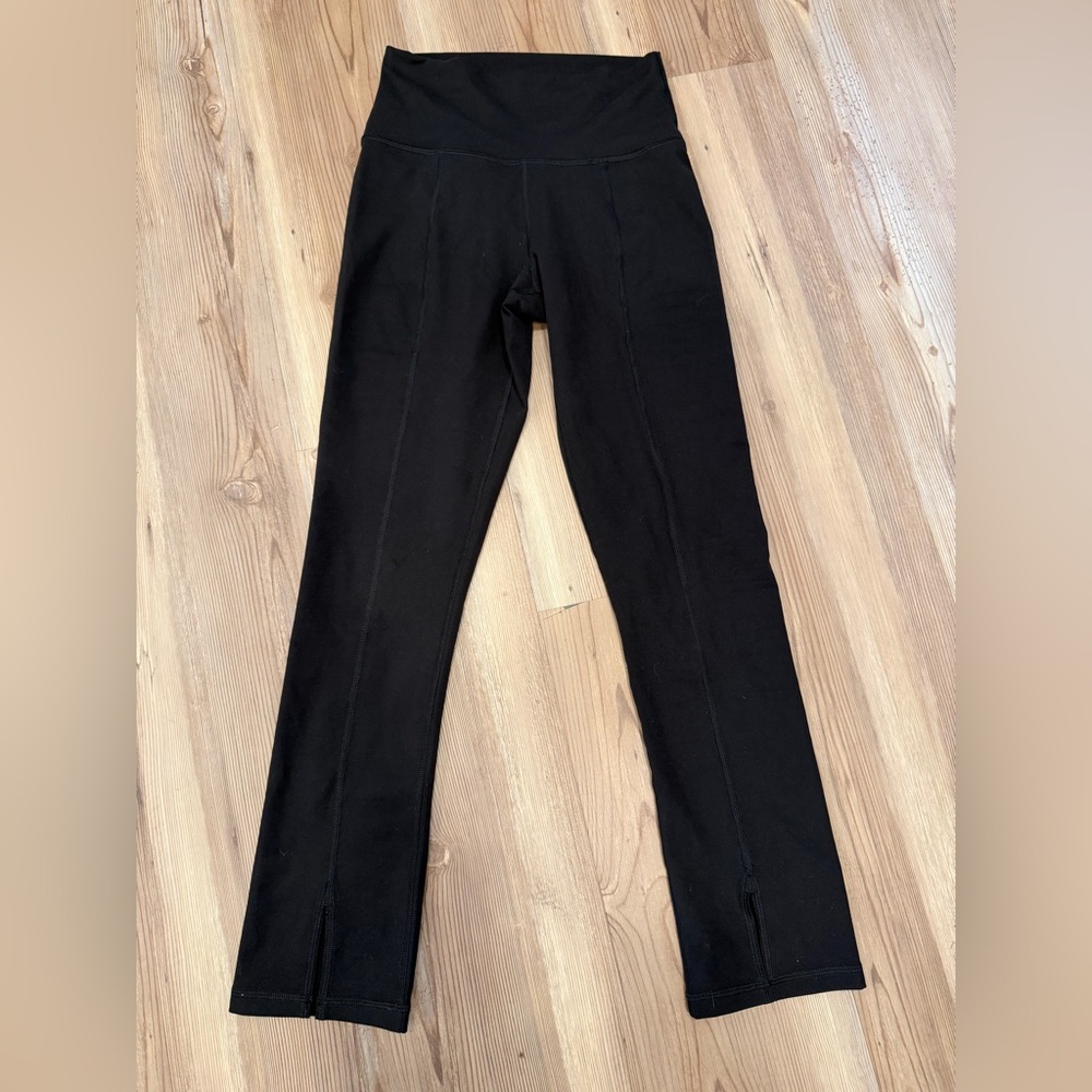 *ACCT CLOSING MAKE OFFER* Offline By aerie Black Split-Front Hem Leggings-Size S